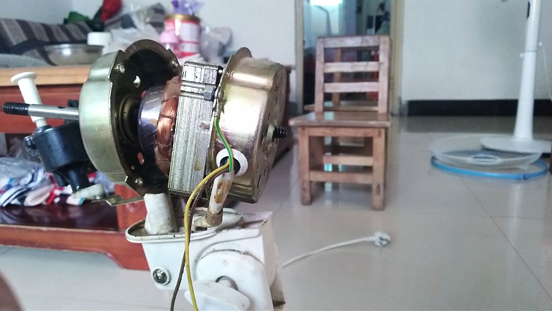 电扇开机后很久才转怎么修,电扇转慢的原因和解决方法