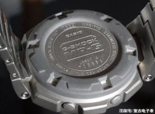 上世纪末经典硬*风汉**格：casiomrg-110方型钢铁侠