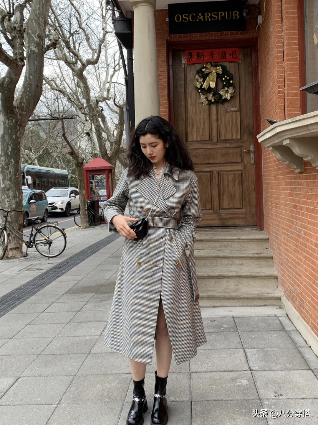 今年“千鸟格大衣”火了，建议选这几种，照穿不出错，保暖洋气