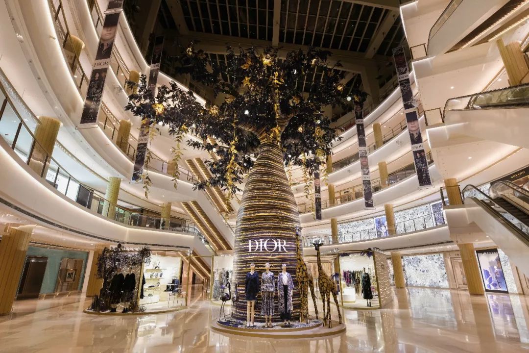 美已经不够了，今年的圣诞美陈必须“玩”起来