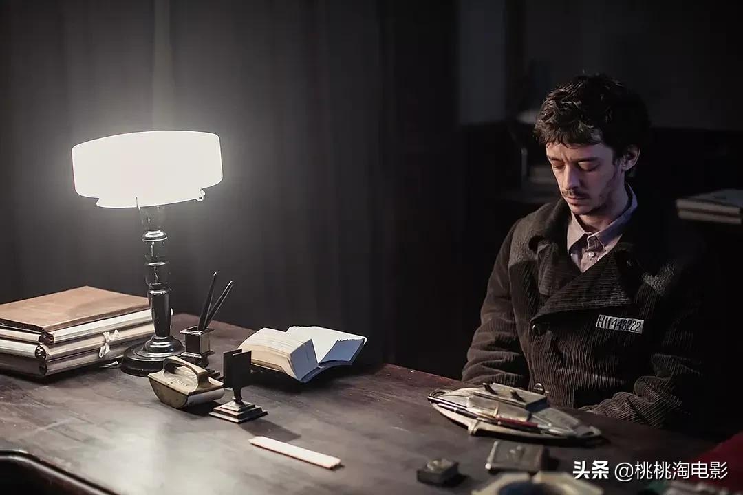 为了电影而创造一门语言,这个导演太拼了