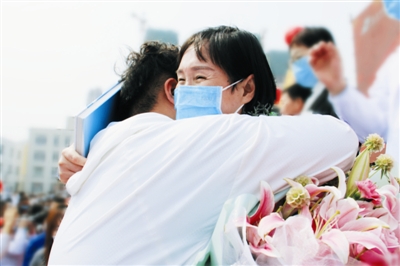 在没有硝烟的战场上,在没有硝烟的战场上冲锋陷阵