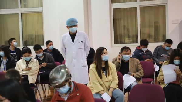 徐州市矿山医院“新冠疫苗接种队”助力高校师生疫苗接种工作