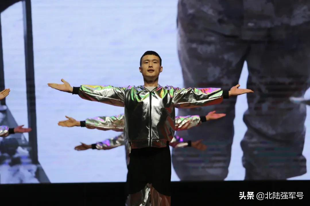 军营春晚嗨翻全场,军营春晚众星闪耀你喜欢哪一款