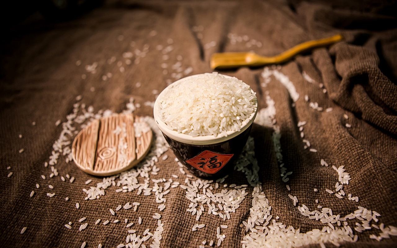 别人开饭店亏了几十万,白手起家开餐饮店年入千万