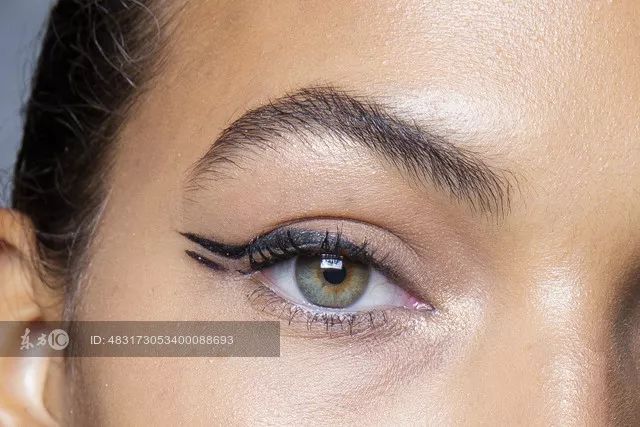 鞠婧祎李艺彤honey舞台,鞠婧祎港风复古妆容