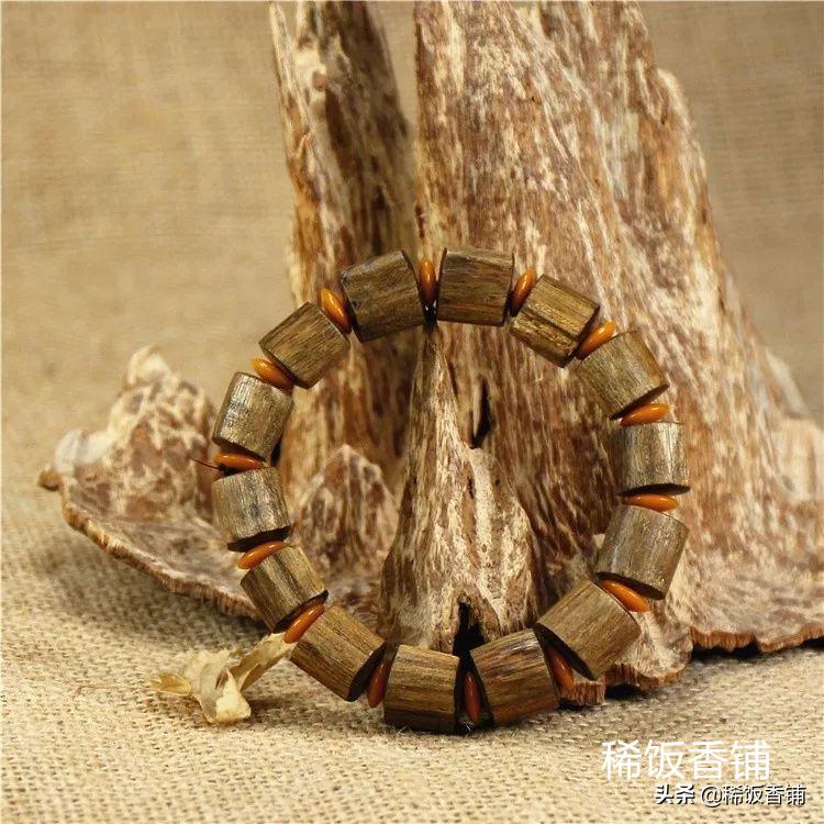 沉香手串戴左手还是右手,男士沉香手串戴左手还是右手