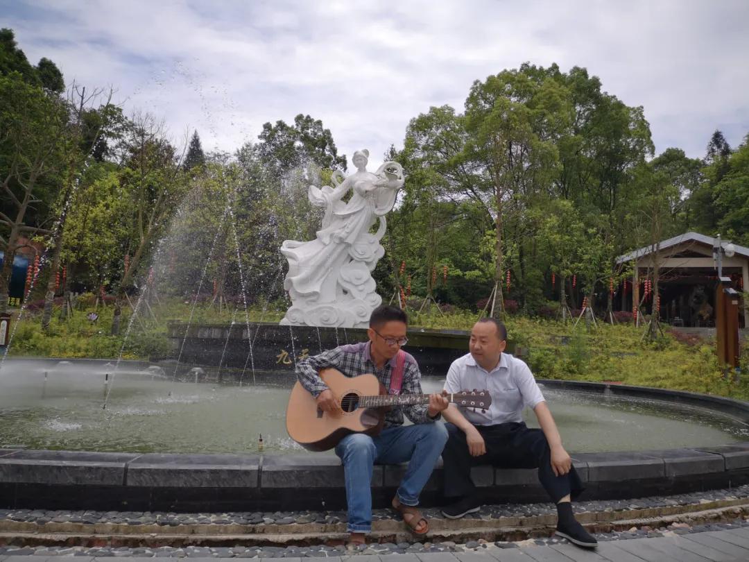 张家界吉他手工制作,张家界手工吉他