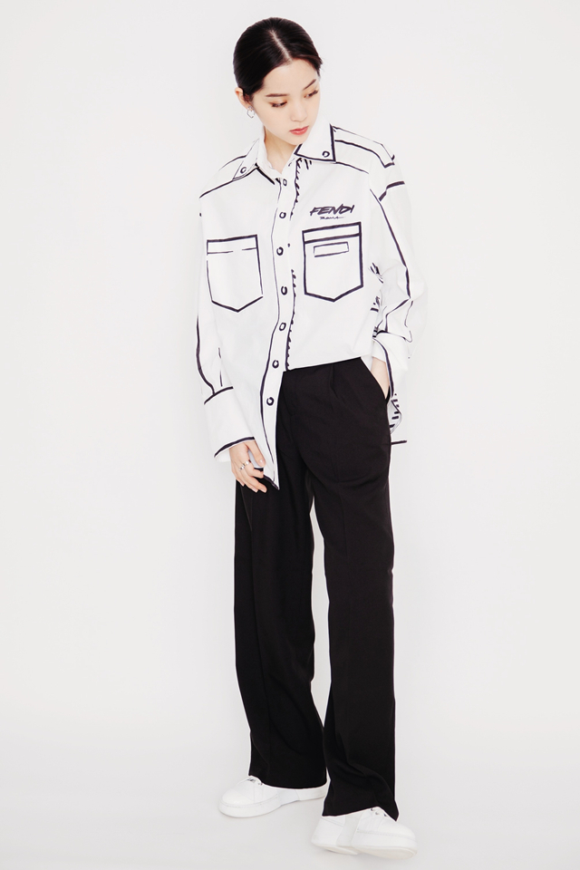 李嘉欣穿白色裤子漂亮极了,李嘉欣港风穿着