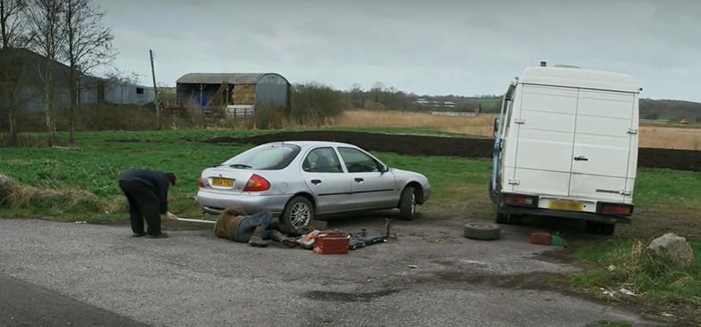 英国纪录片富哥哥穷弟弟,英国版变形计交换人生