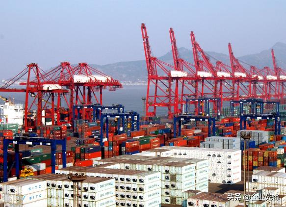 李嘉诚到底有多少钱？王健林285家万达广场不如他一栋大楼赚的多