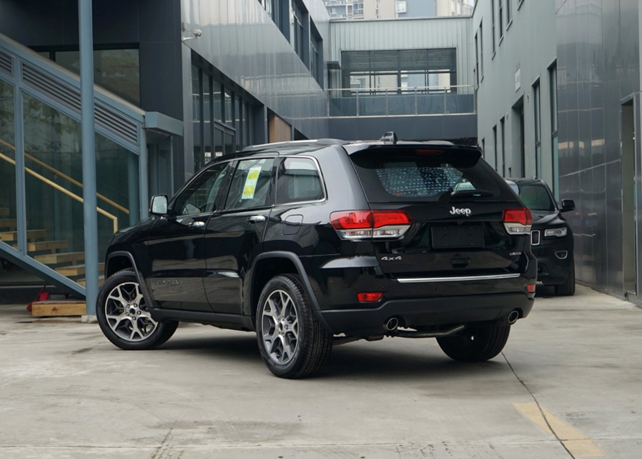新jeep大切诺基海外售价公布,jeep大切诺基2022年新款入门