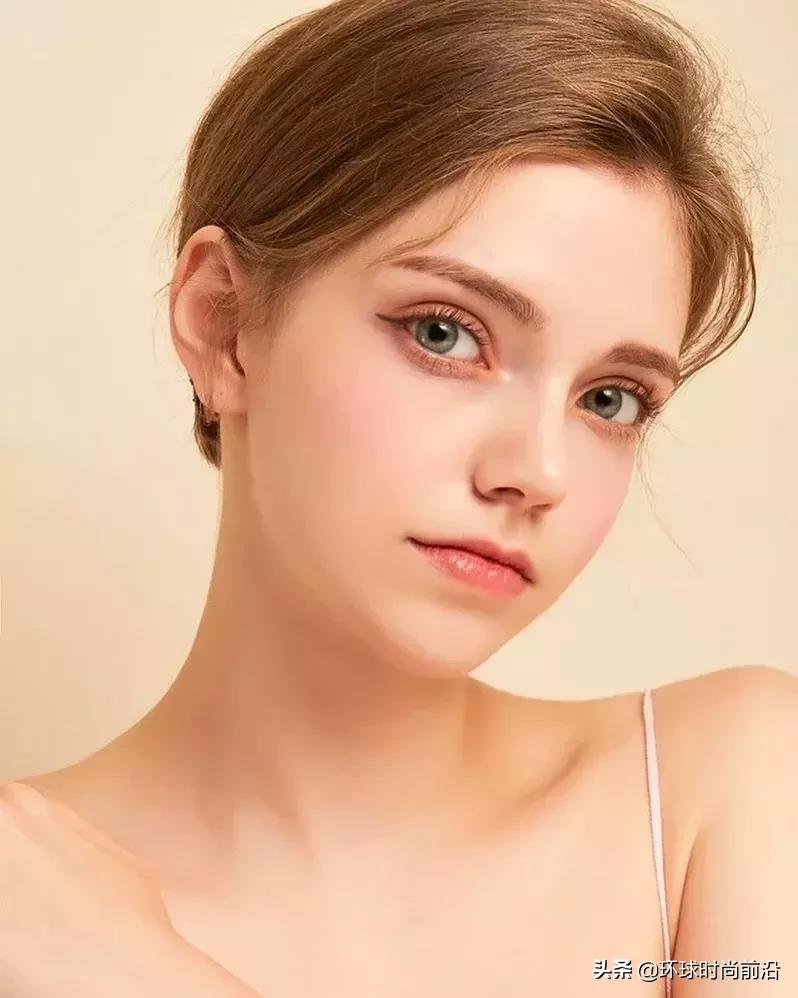 少女感炸裂的欧气Chloe，为什么能得到全世界的宠爱