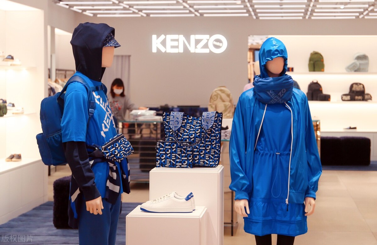 开服装店月入15万,90后开服装店不到两个月收回成本