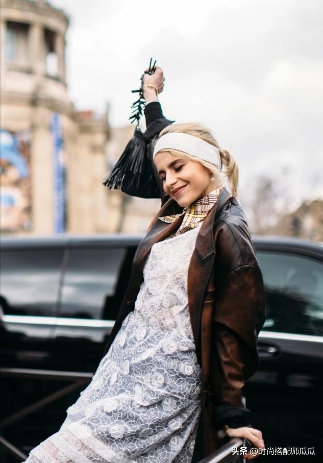 这个春天学会用“发带”凹造型,承包你一年的时髦