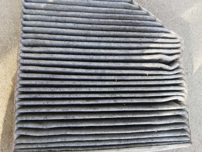 汽车空调冷风不臭热风臭怎么回事,车空调刚打开时有异味一会就好了