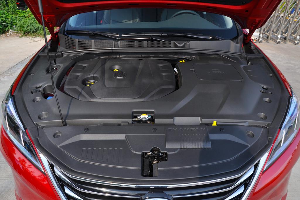 国产最美两厢车长安逸动xt,长安汽车第二代逸动xt