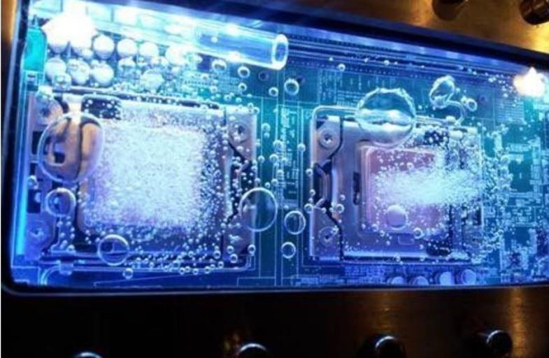 只知手机液冷真OUT了！市场规模达45亿美元的液冷，长这样