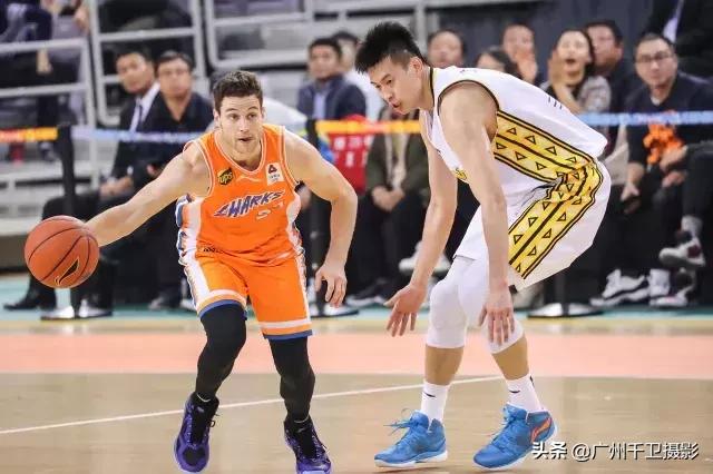 相机自动对焦怎么调最准确,相机连续对焦模式选择