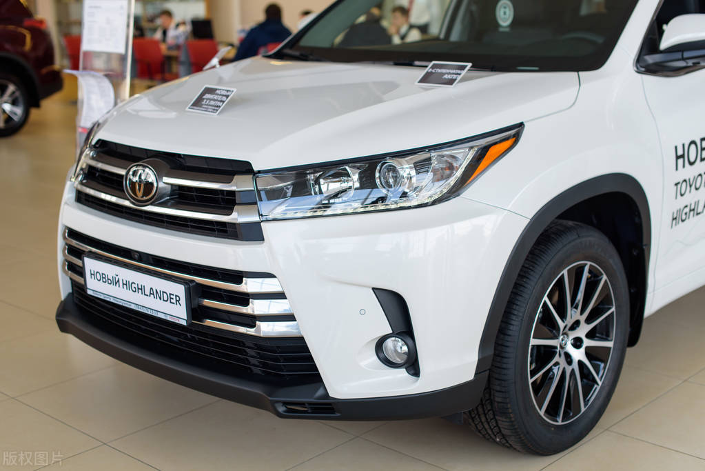 吉利第四代帝豪原厂led大灯,led大灯灯泡究竟好不好