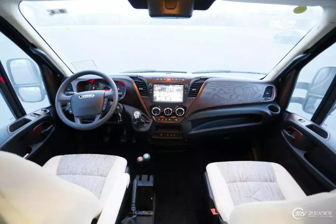 四驱带差速锁越野原厂房车,低顶四驱越野房车介绍