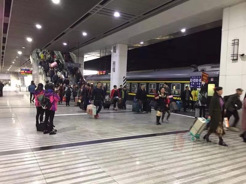 春运火车票今起开卖,春运开启除夕火车票今日开售