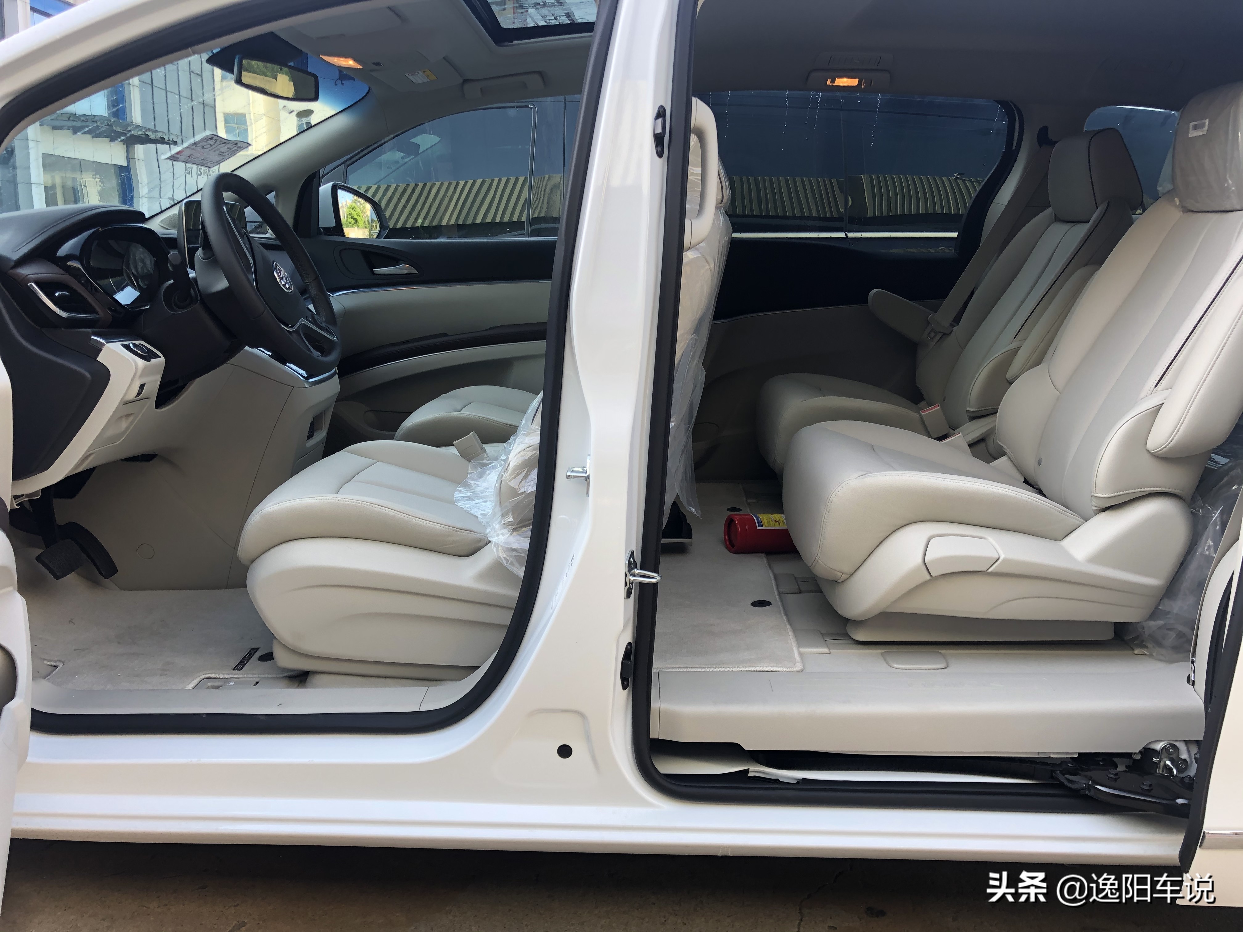 别克胖头鱼gl8哪一款值得买,别克gl8胖头鱼白色