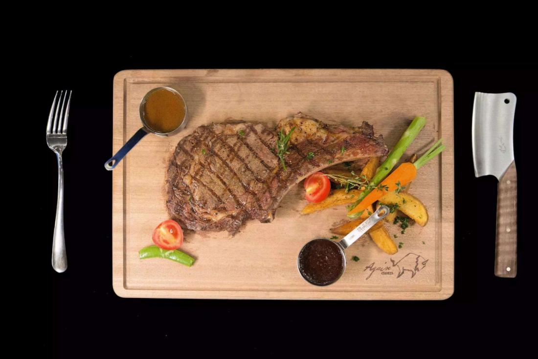 在西餐厅吃牛排要说几分熟,西餐厅吃牛排正确切割方法视频