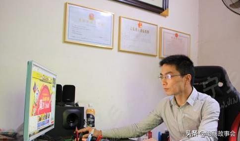 靠卖小零食发家致富,一个人卖零食月入51万