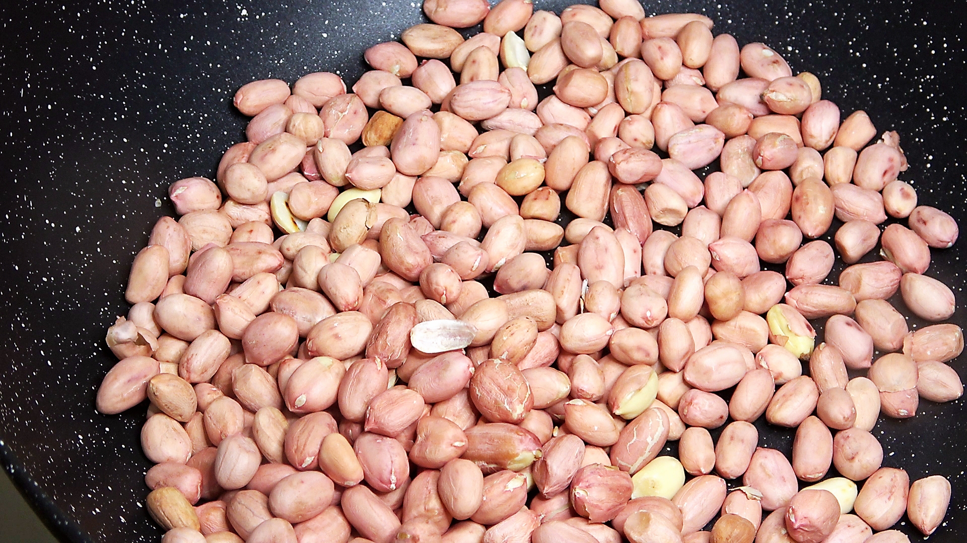 芝麻花生糖不用买,大厨教你在家做,简单易学,香甜酥脆不发硬