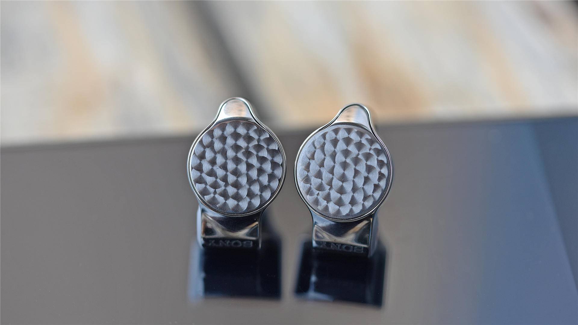 索尼ierm9对比z1r,索尼ierz1r用什么升级线