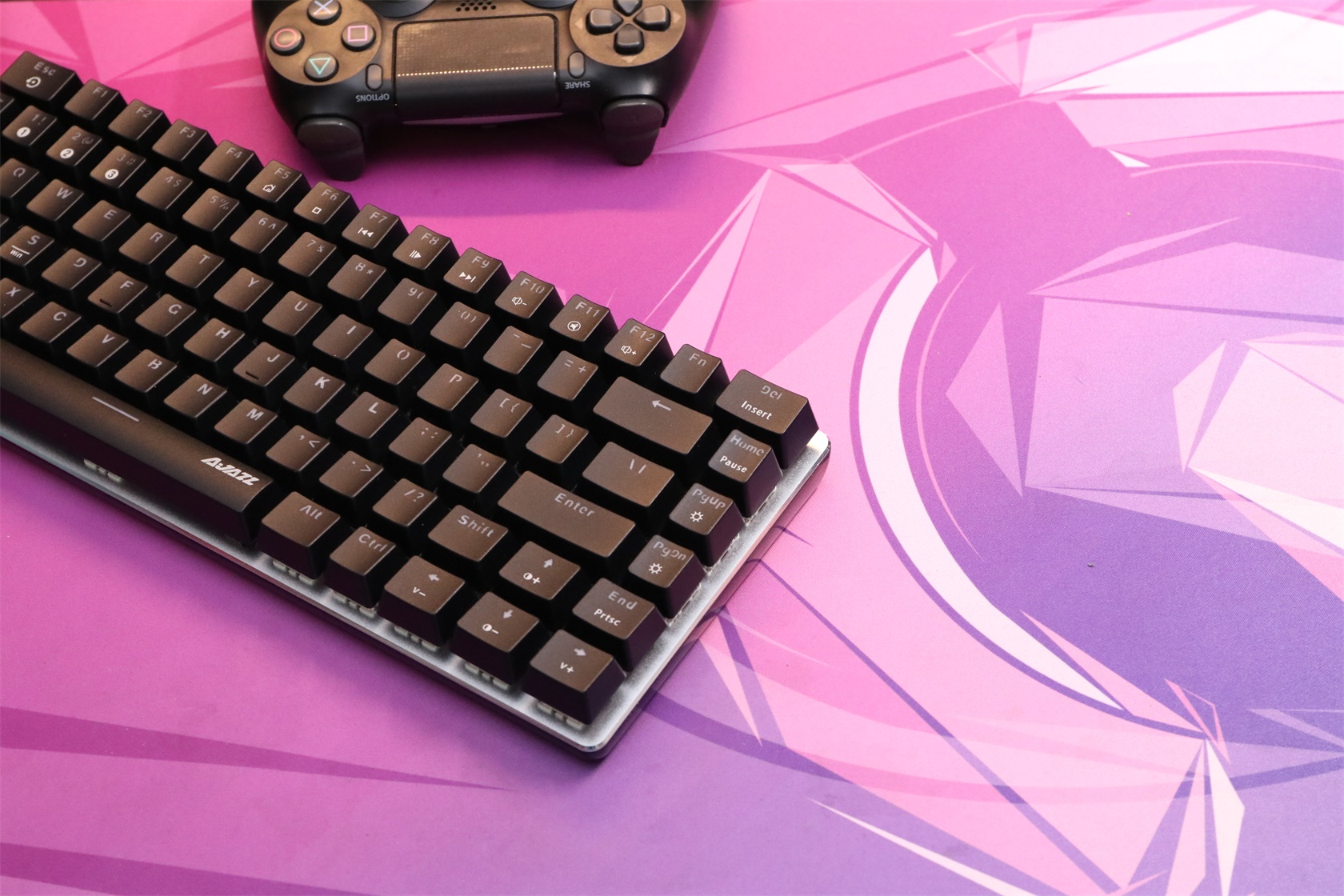 那款好用的小键盘终于出无线款了黑爵AK33分享