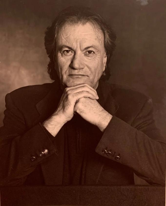 卡戴珊家族小妹凯莉穿搭,卡戴珊家族尖头高跟鞋