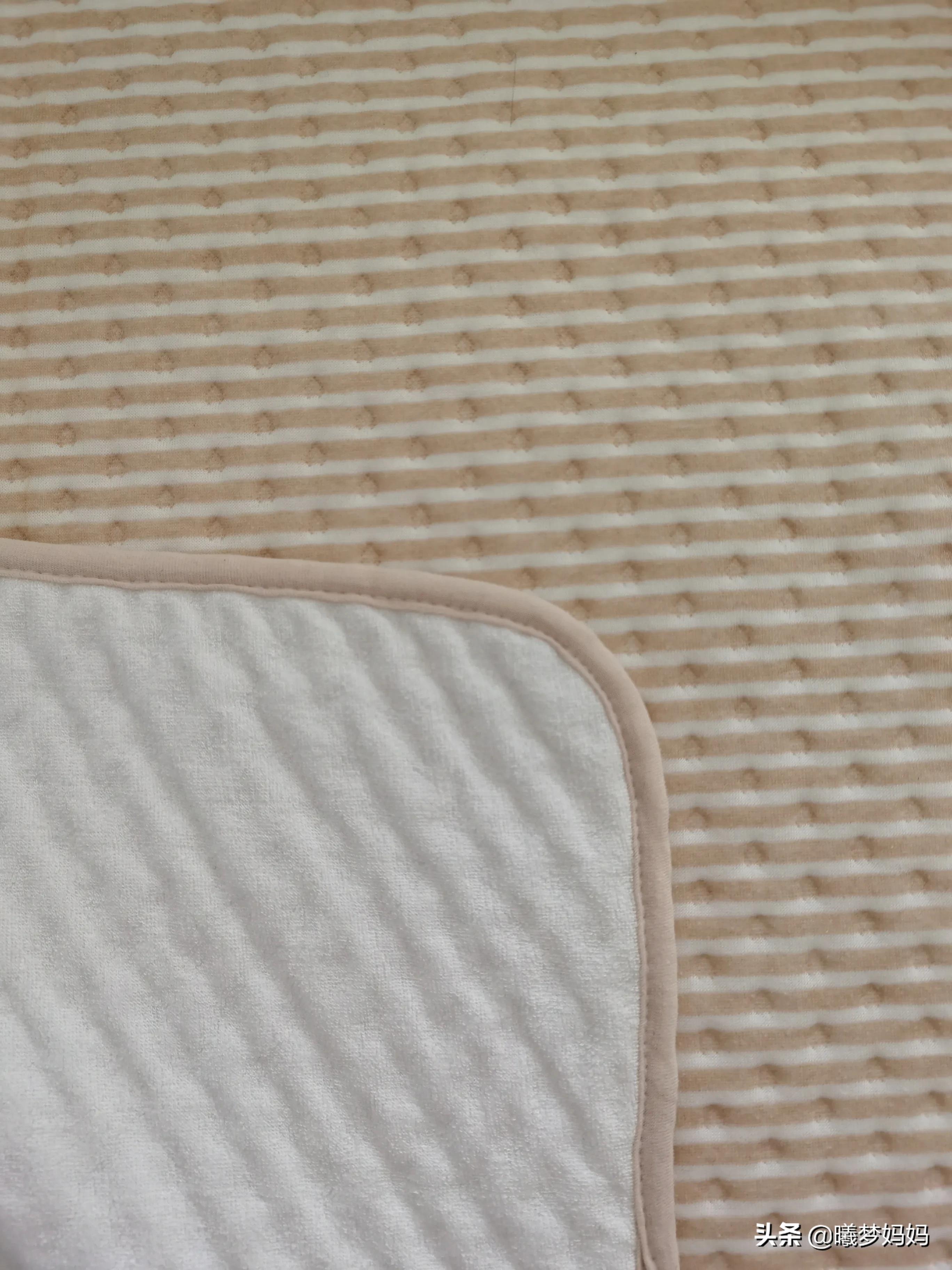 孩子多大戒掉尿不湿合适？隔尿垫使用心得总结。