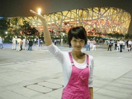 央视播音员胡蝶有几次婚姻,胡蝶荣立二等功