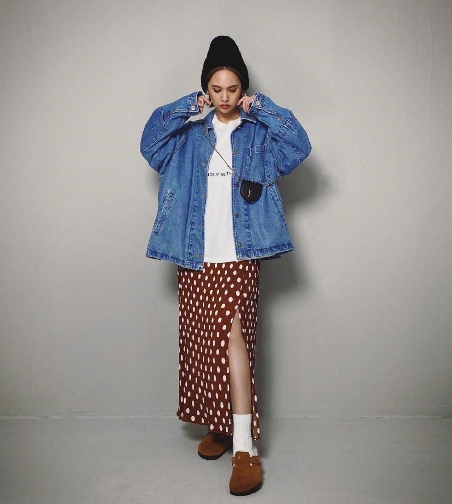 杨丞琳甜酷风穿搭,杨丞琳牛仔外套穿搭