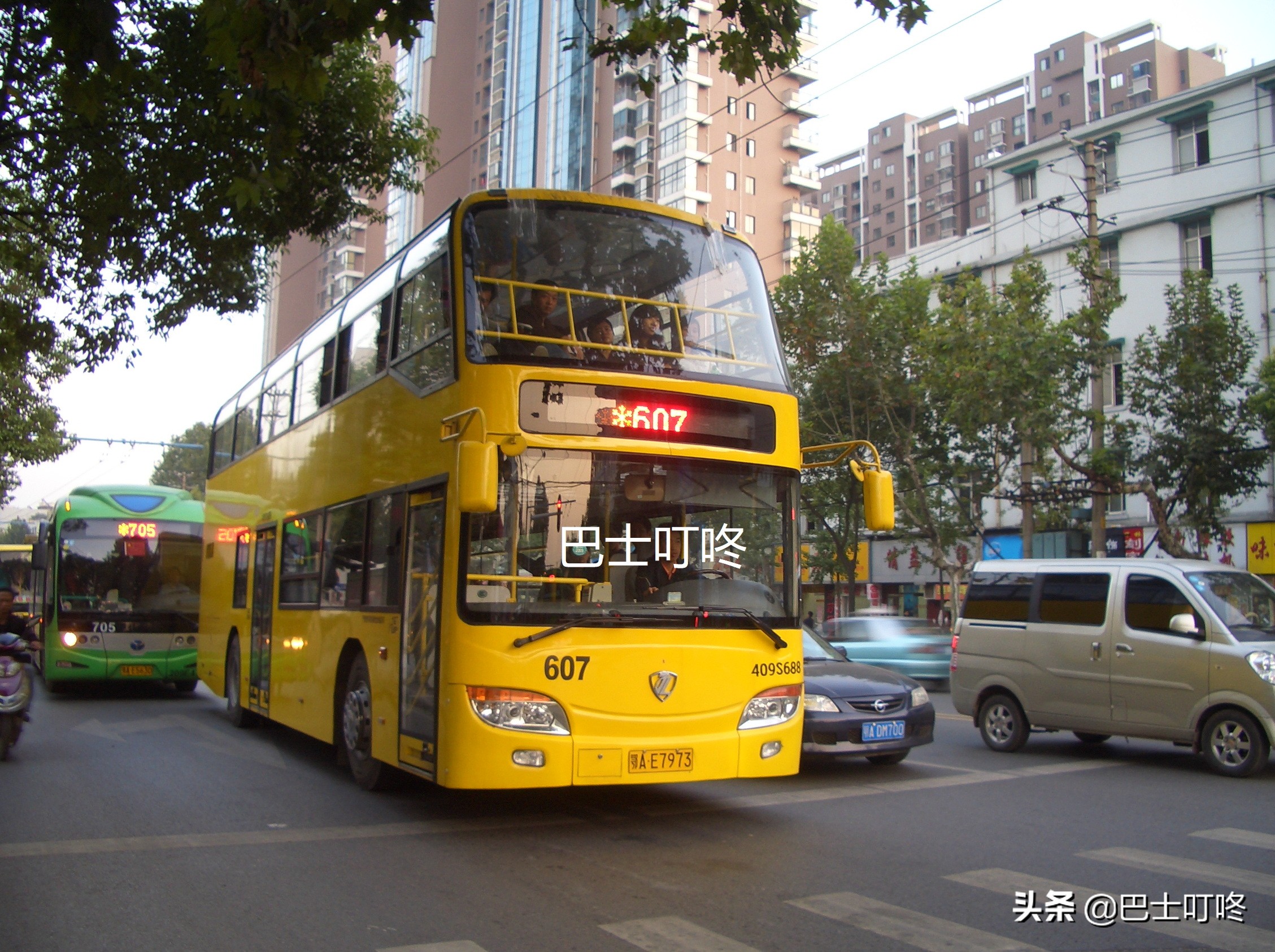 武汉双层巴士历史,武汉大批量购买双层巴士