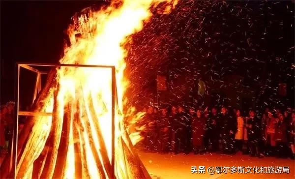 转九曲猜灯谜，赏民俗听老腔，约网红品美食到康镇~