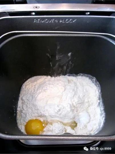 炸油条用脆皮油条粉还用放酵母吗,食用碱加酵母做油条怎么做