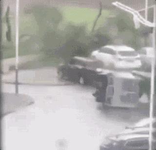 【*今条头日**】兴县街头大中午一点多拍到的一幕，辛酸，想哭！