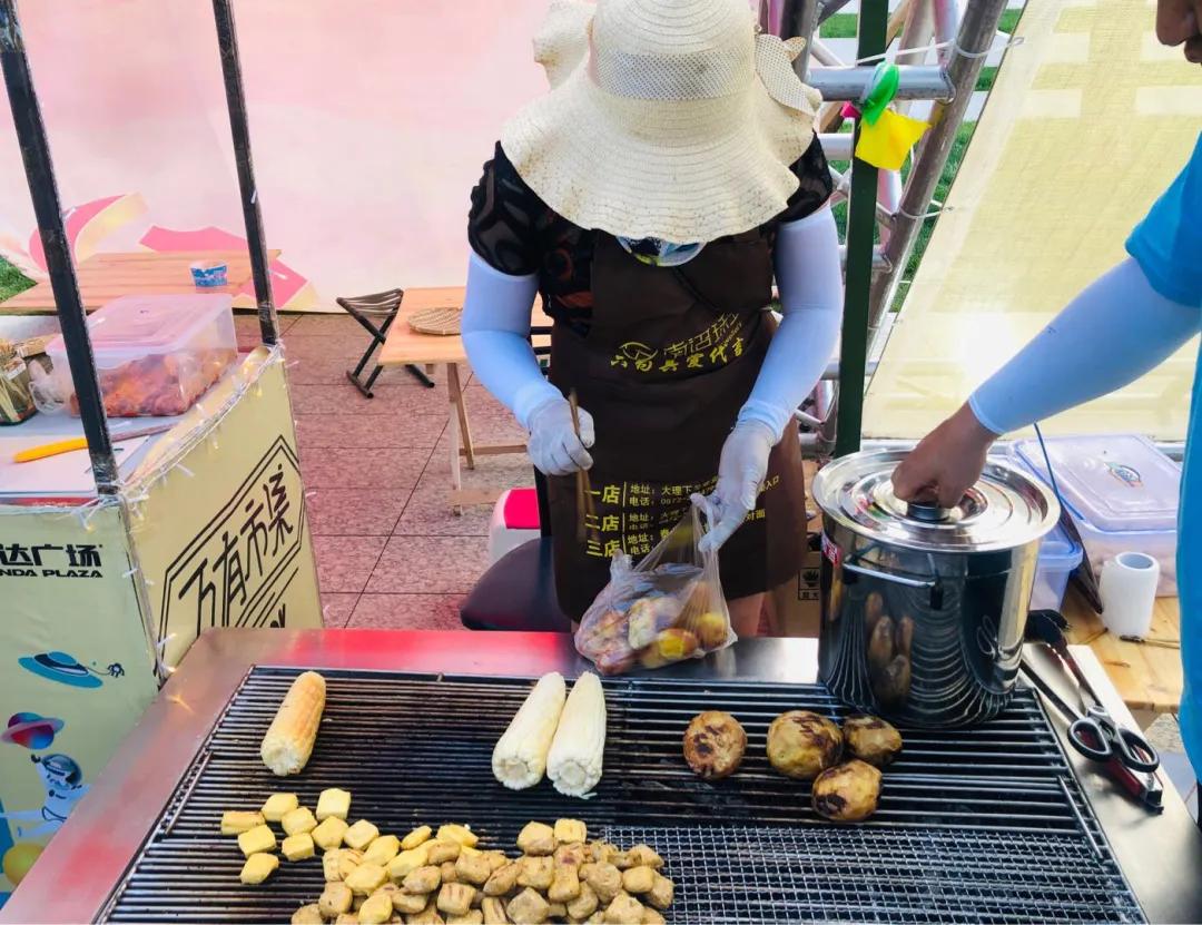 大理夜市水果小吃一条街,大理兴盛附近夜市哪里最热闹