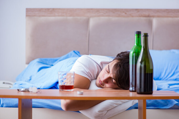 醉酒后大约多久解酒,醉酒一夜后吃什么解酒药好