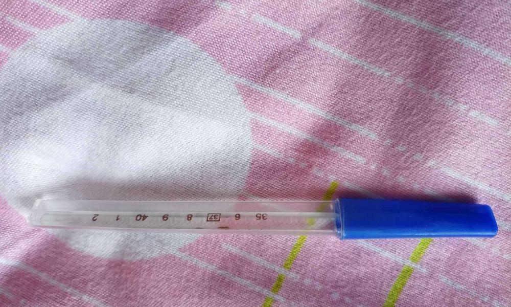 小孩不小心误食体温计水银怎么办,小孩子误食温度计的碎玻璃怎么办