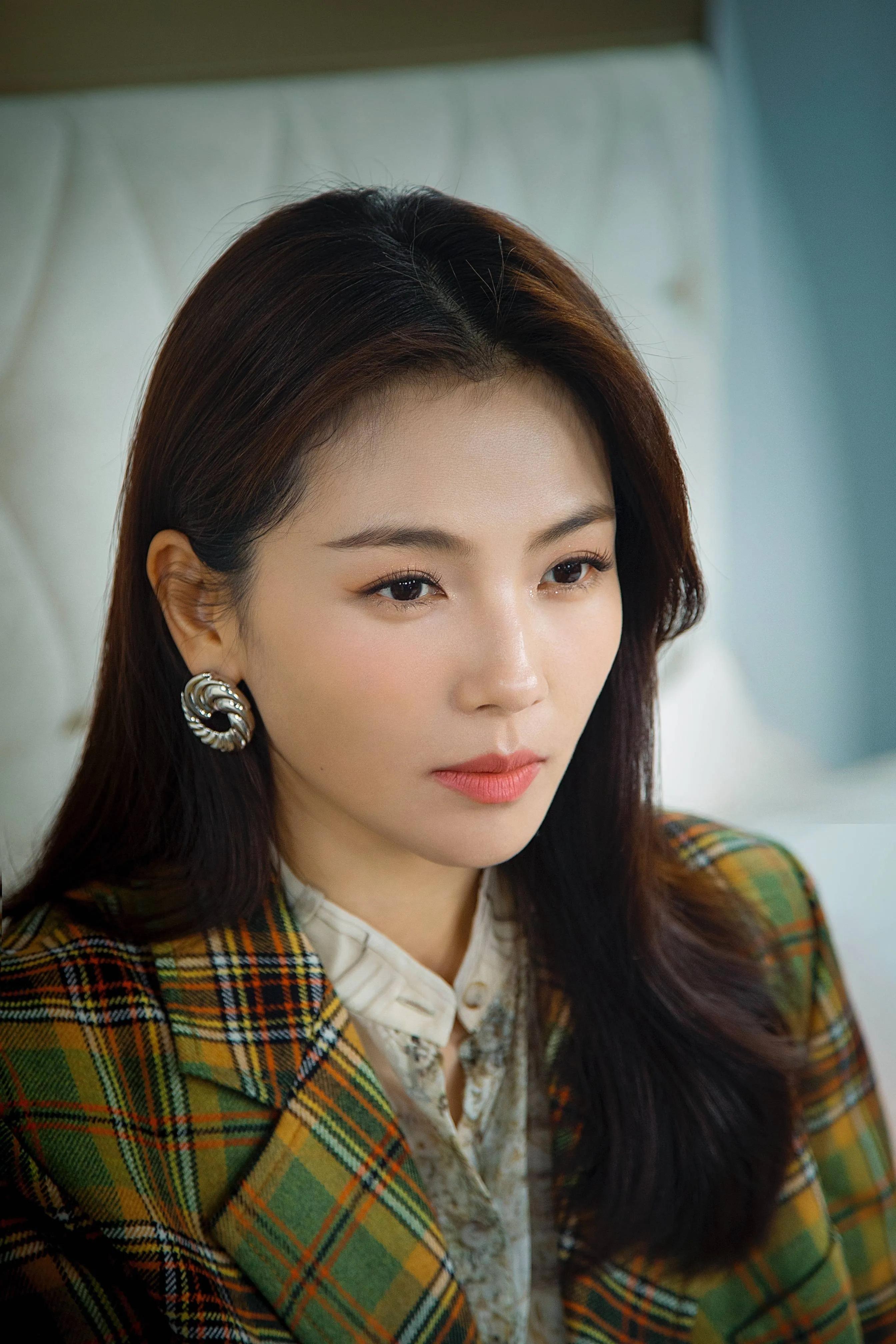 王珂：百亿富豪闪婚女明星，三年后遭遇破产，媳妇成“国民贤妻”