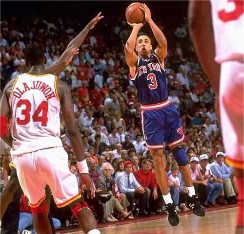 NBA纪实连载44:主宰94总决,乔丹不服者神经刀斯塔克斯是个疯子