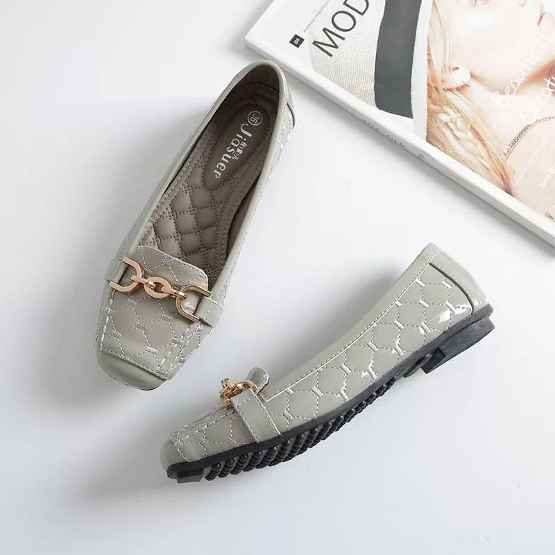 最新款软底不累脚包头鞋百搭款,这个季节穿的流行休闲鞋女款