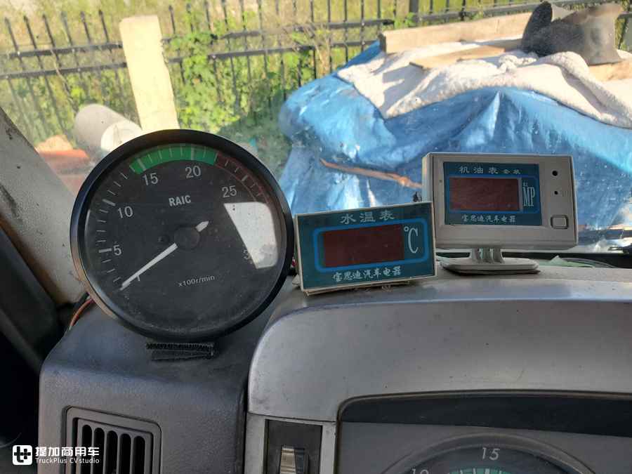 偶遇香港进口卡车,德龙f3000和f3000加强版的区别