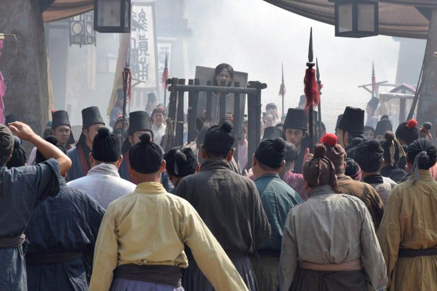 讲一下窦娥冤6月飞雪的故事,窦娥冤关汉卿的故事简介