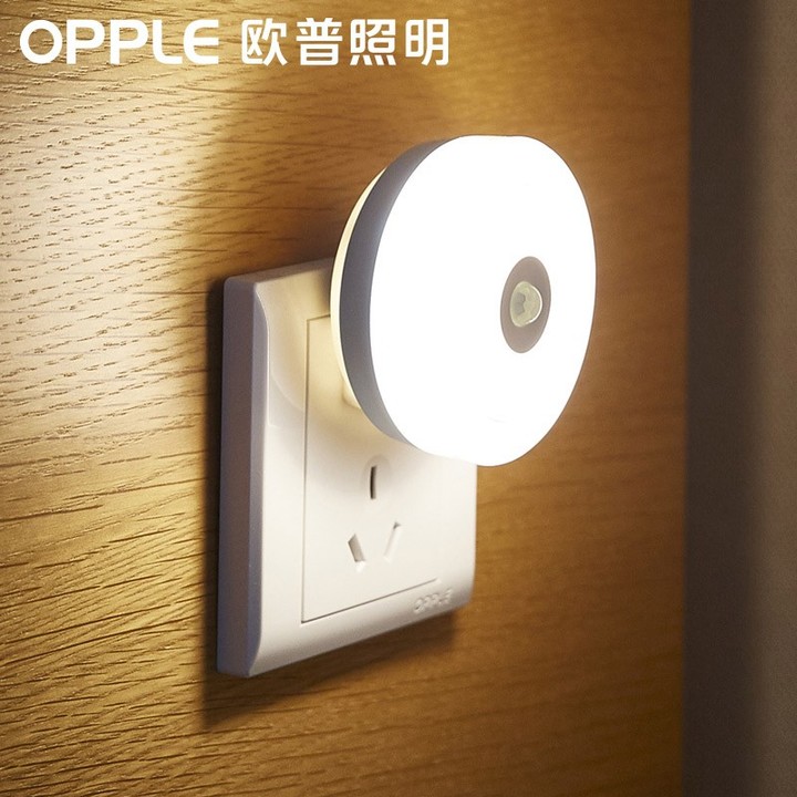 老人独居在家推荐什么智能设备,能照顾老人的智能机器人