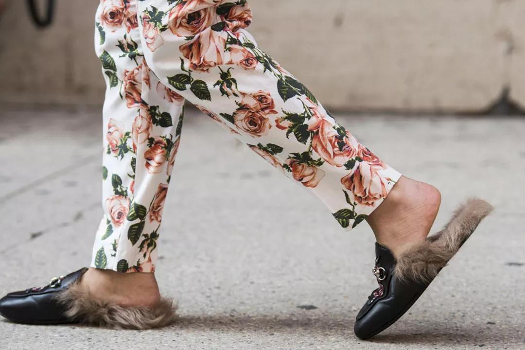 2020十大最火潮鞋百搭,2018最火的4双鞋穿上时髦一整年